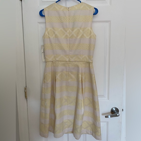 Maggy London Women’s Gold Midi dress size 6 - Picture 4 of 5